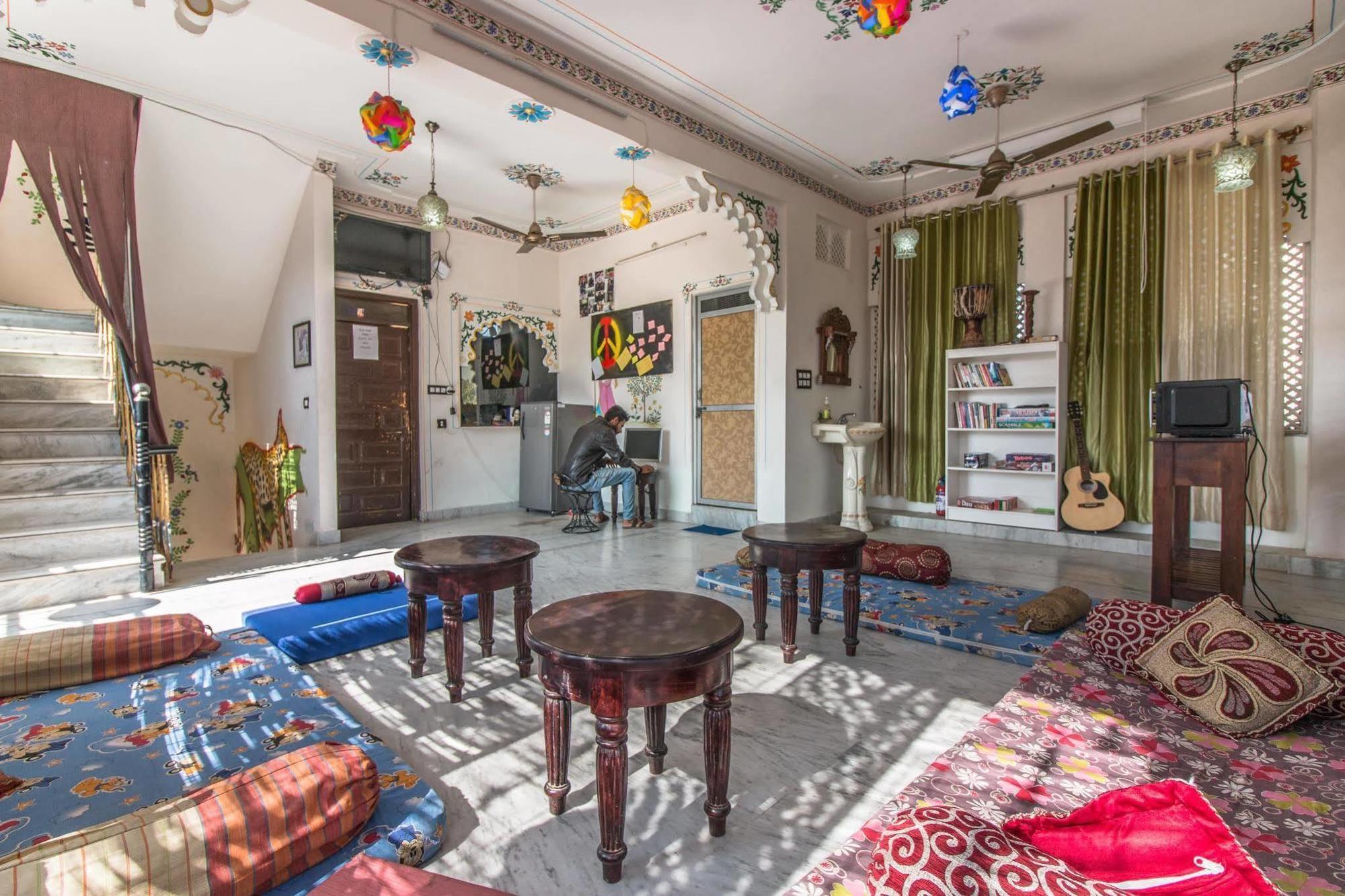Backpacker Panda Lake Pichola Udaipur Exterior photo